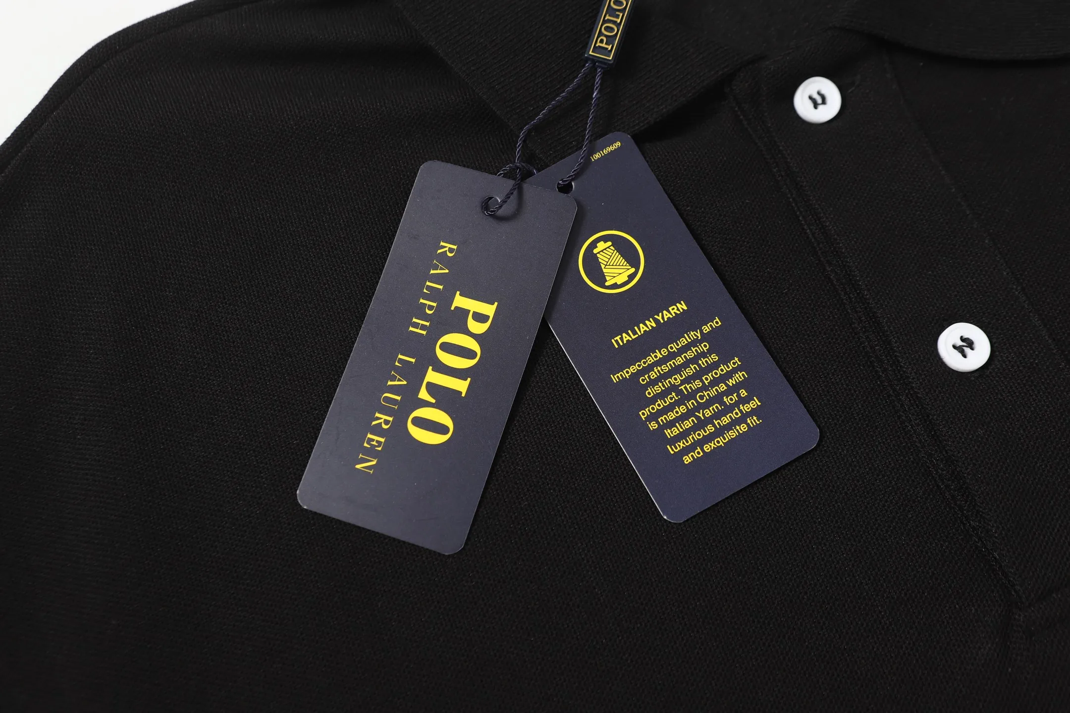 P156 Style number: A016 [Ralph Lauren classic bear print Polo shirt] ✅250 grams of fine cotton pique fabric, custom-woven and dyed threads ✅Original stickers Scan the QR code to enter the official website ✅Large version, loose and stylish, can wear up to 210 pounds Color: black, white, navy, blue, sky blue, dark gray, floral gray Size: S-XL